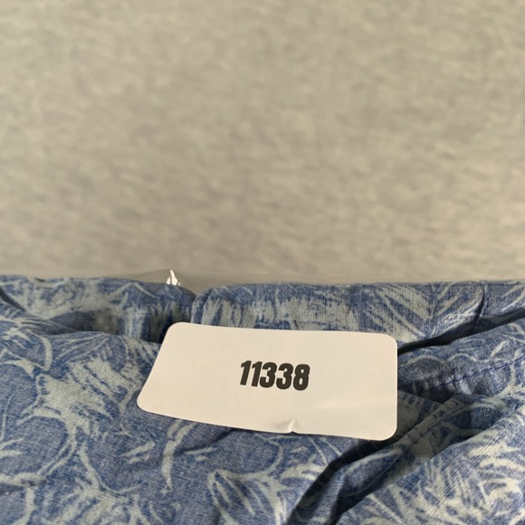 Quiksilver Waterman Shirt Mens Small Blue White Floral Hawaiian Button Up Casual - Picture 11 of 11